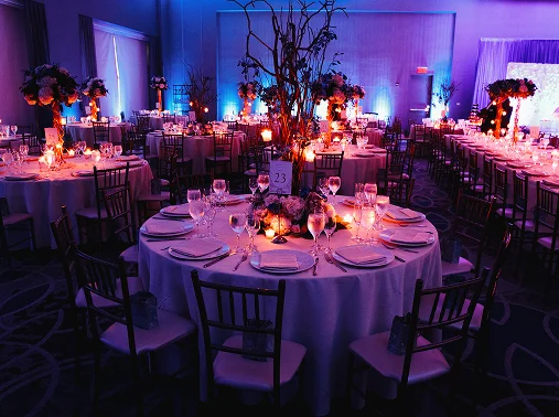 Réveillez l’esprit des fêtes dans un espace chaleureux et élégant